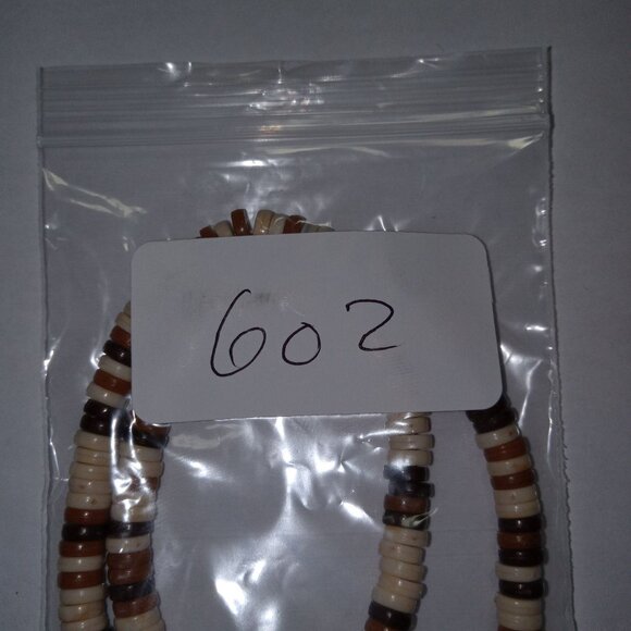 Vintage Beaded Necklace Brown & Cream Lucite Boho Beach Coastal Native Normcore - Picture 6 of 6